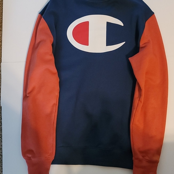 Champion Sweater - Picture 2 of 4